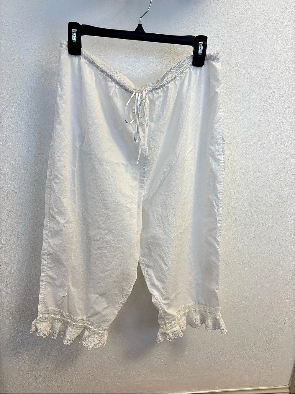 White Lace-Trim Cropped Bloomer 100% Cotton Pants